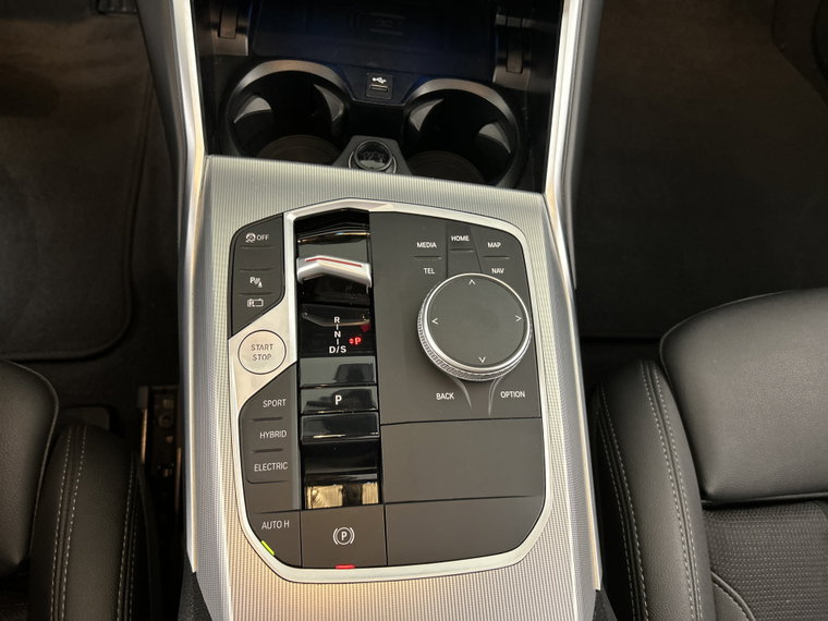 Vehicle Image 28