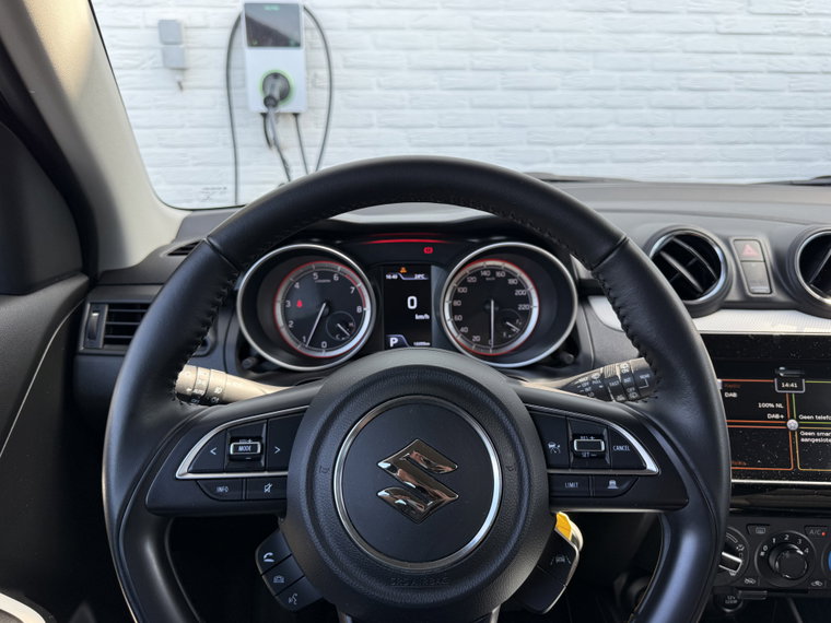 Vehicle Image 14