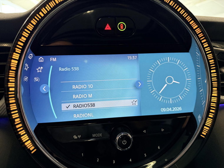 Vehicle Image 30