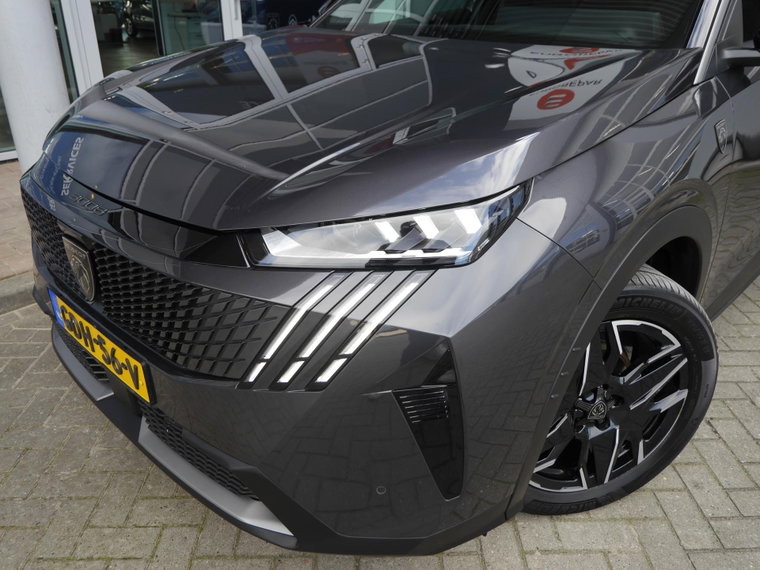 Vehicle Image 38