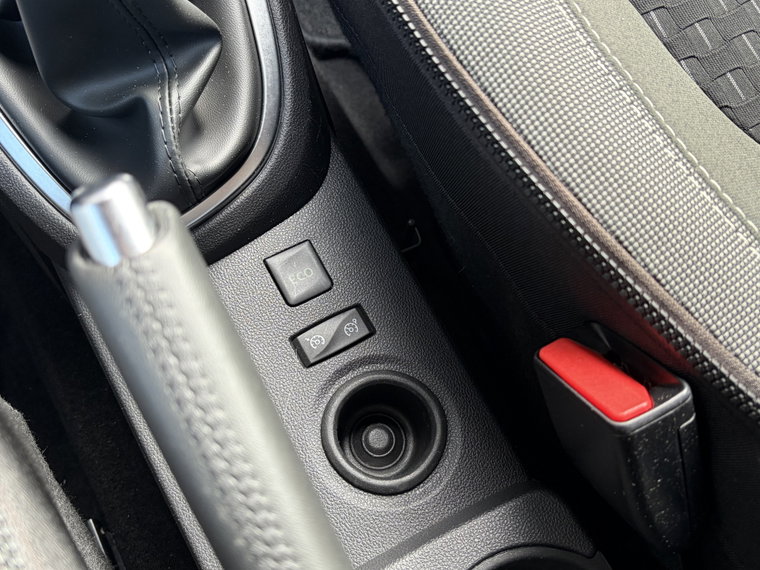 Vehicle Image 32