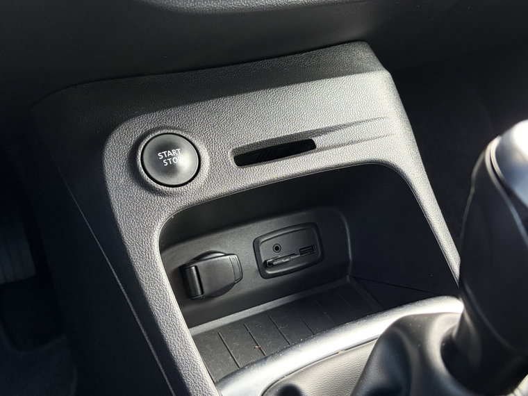 Vehicle Image 34