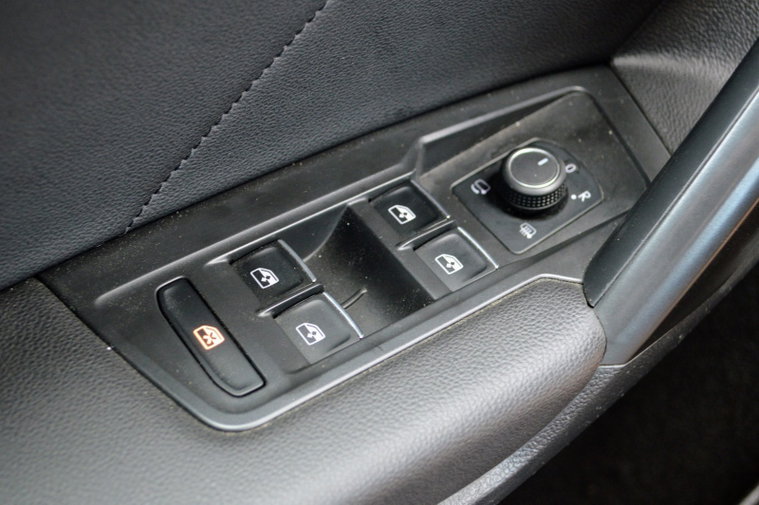 Vehicle Image 32