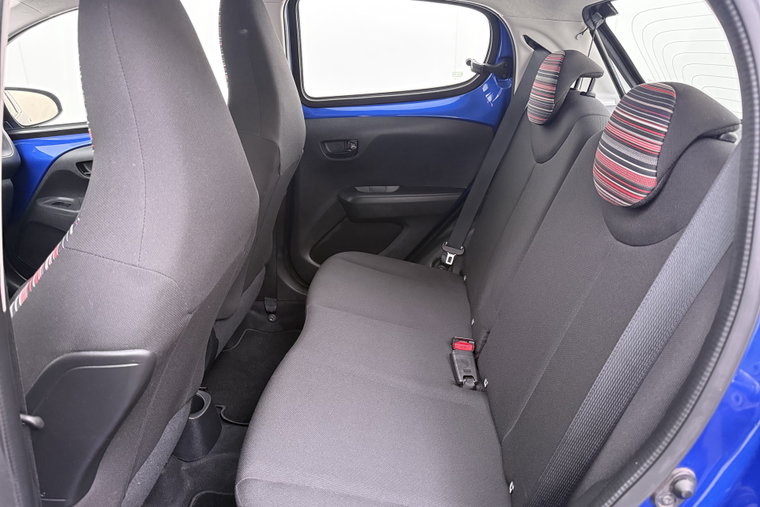 Vehicle Image 12