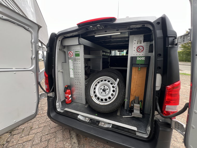 Vehicle Image 33