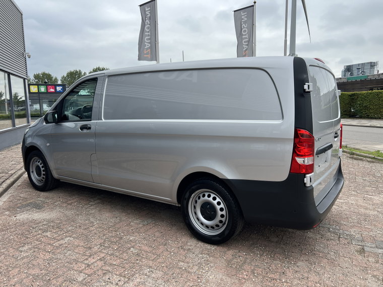 Vehicle Image 41