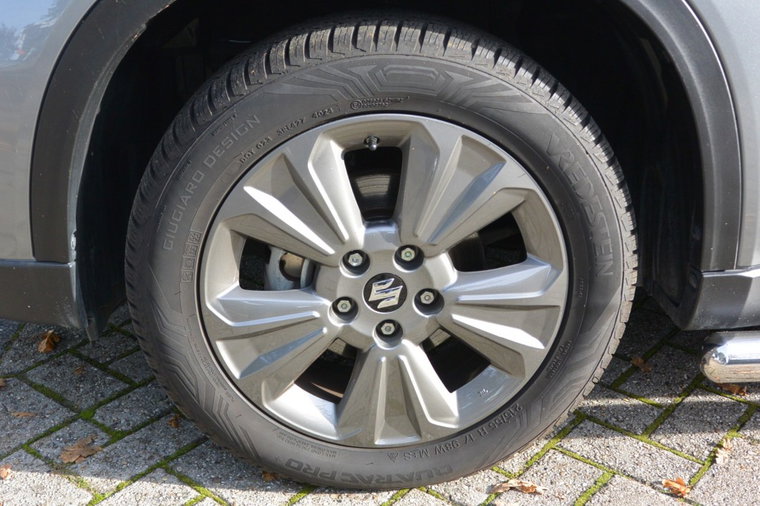 Vehicle Image 15
