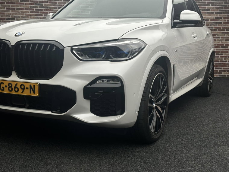 Vehicle Image 29