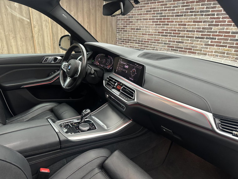 Vehicle Image 33