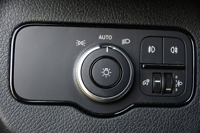 Vehicle Image 28