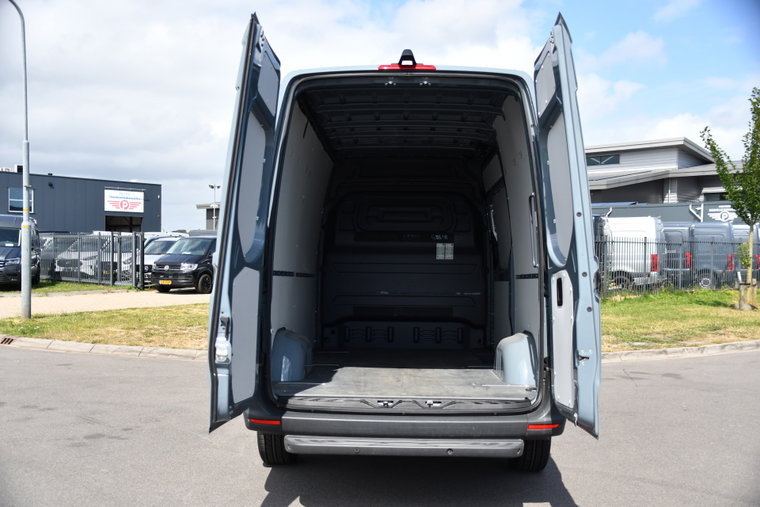 Vehicle Image 36