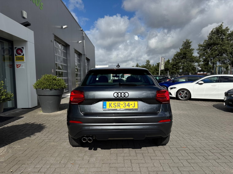 Vehicle Image 32