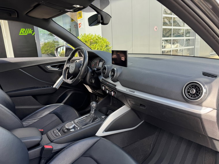 Vehicle Image 38