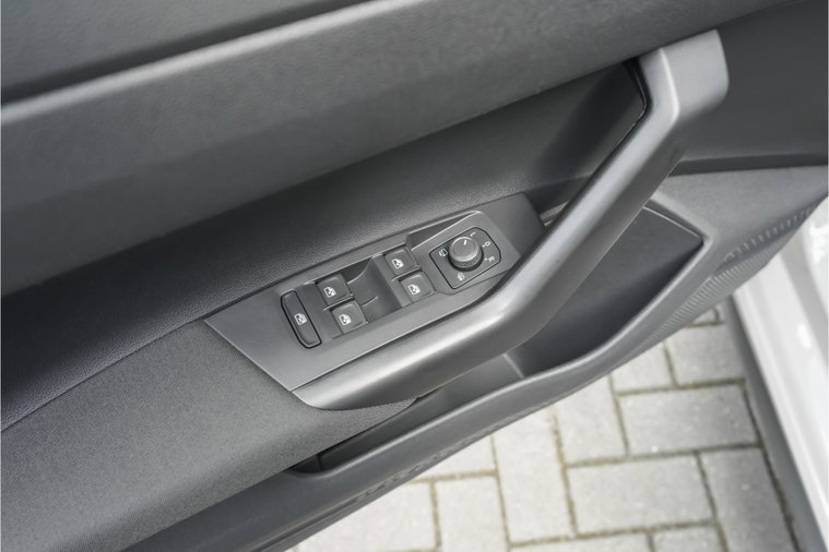 Vehicle Image 38