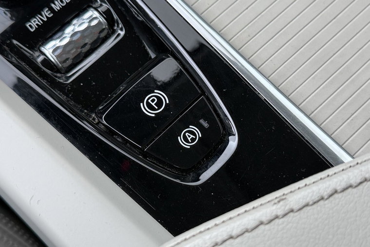 Vehicle Image 38