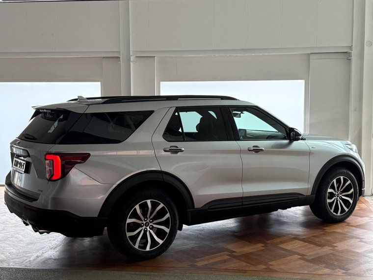 Vehicle Image 48