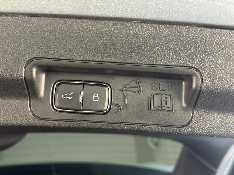 Vehicle Image 57