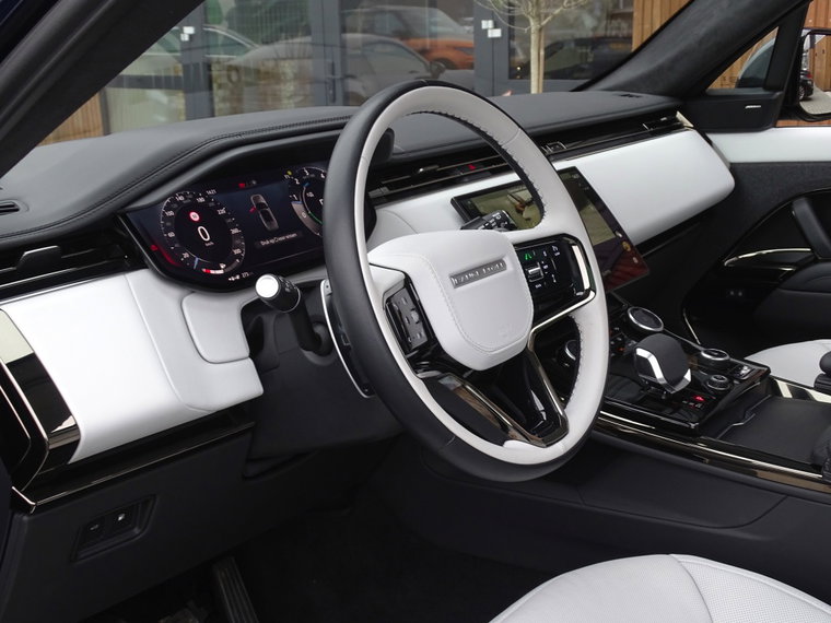 Vehicle Image 13