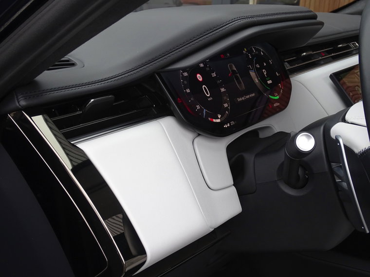 Vehicle Image 40