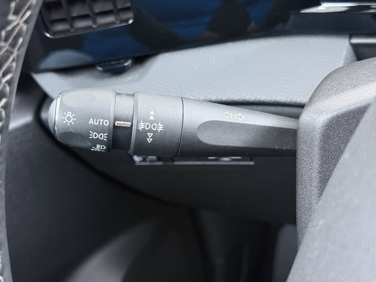 Vehicle Image 28