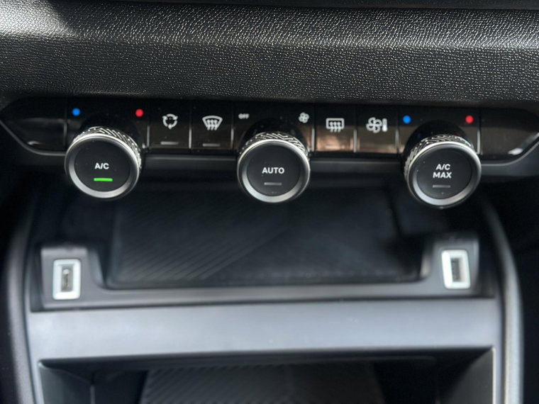 Vehicle Image 25