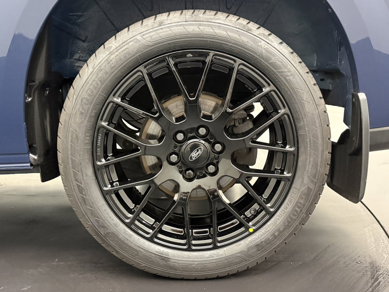 Vehicle Image 24