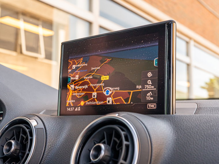 Vehicle Image 9