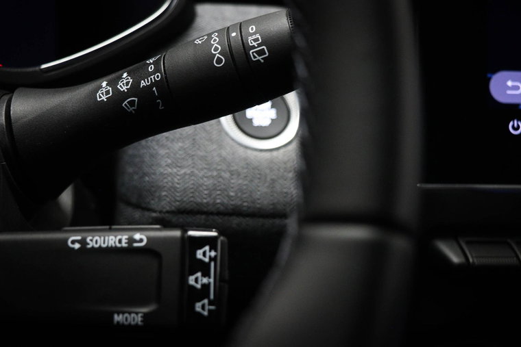 Vehicle Image 35