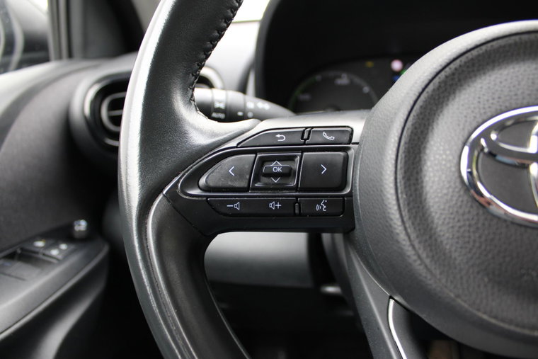 Vehicle Image 21