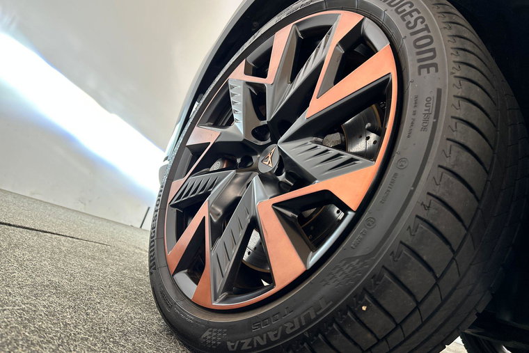 Vehicle Image 12