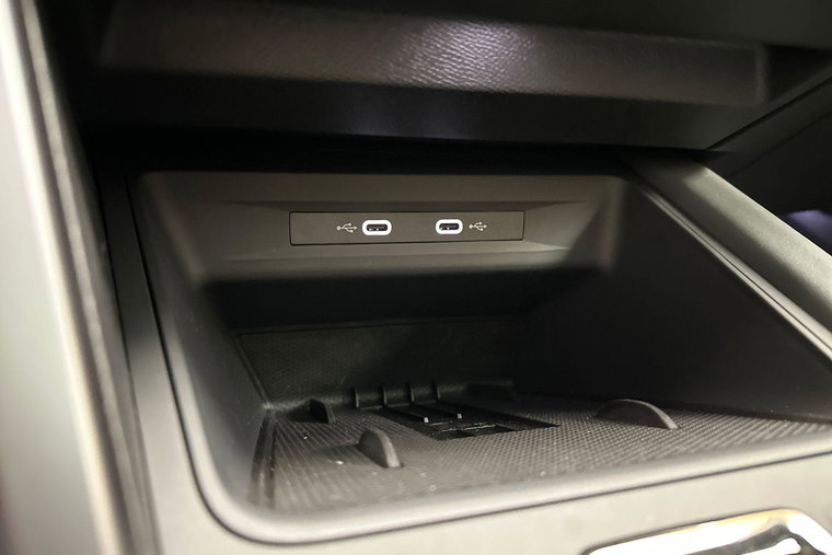 Vehicle Image 40