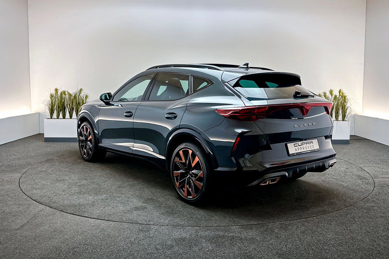 Vehicle Image 6