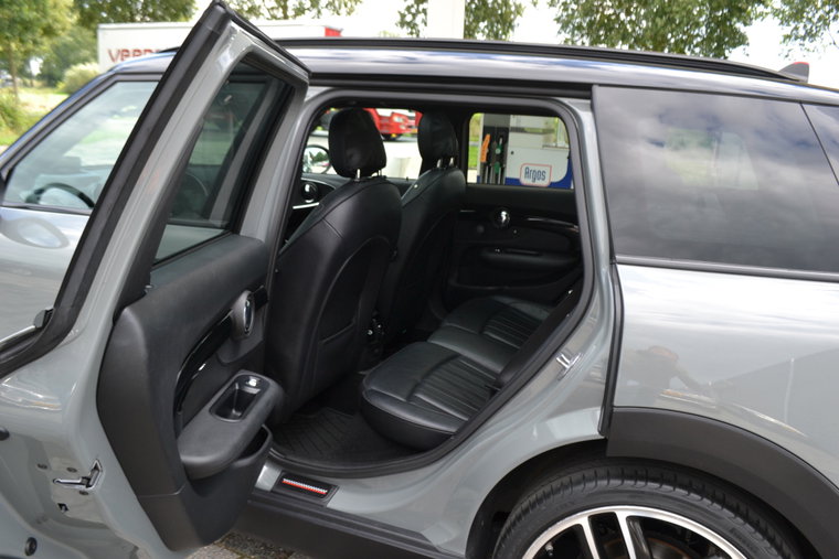 Vehicle Image 23