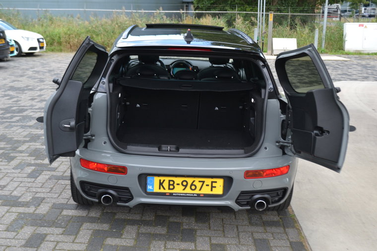Vehicle Image 24