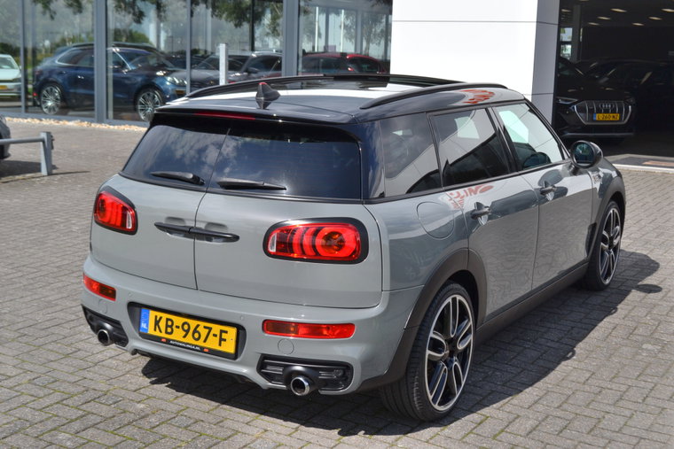 Vehicle Image 43