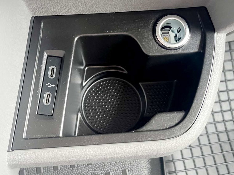 Vehicle Image 24