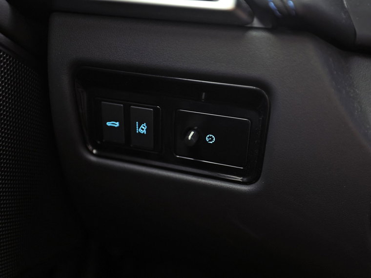 Vehicle Image 23