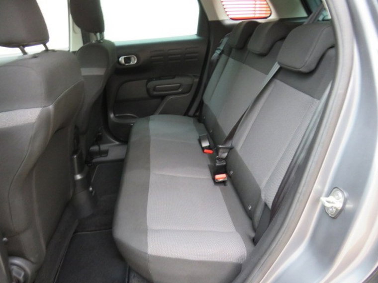 Vehicle Image 19