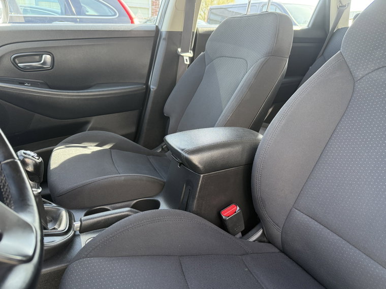 Vehicle Image 22