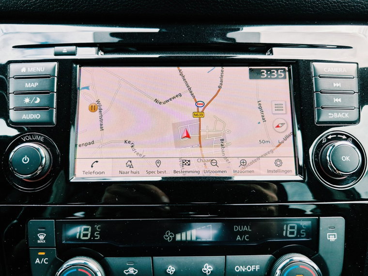 Vehicle Image 32