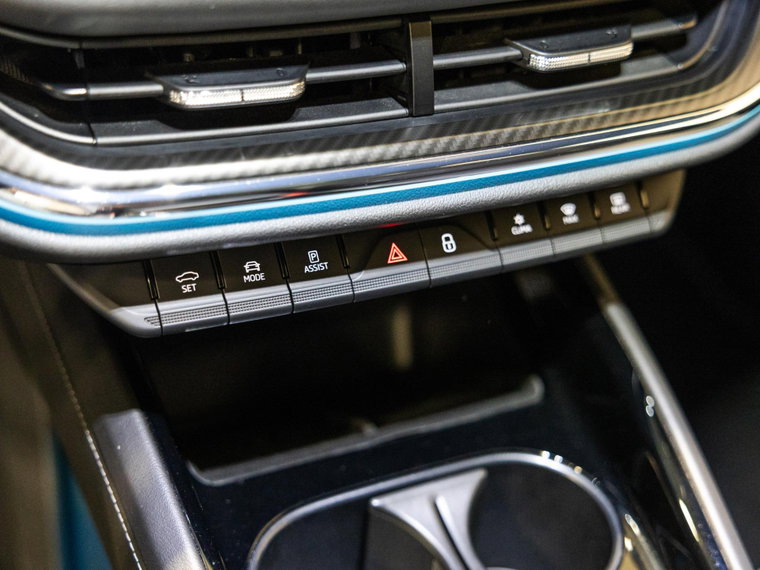 Vehicle Image 35