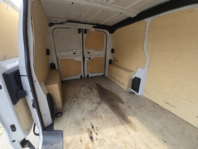 Vehicle Image 25