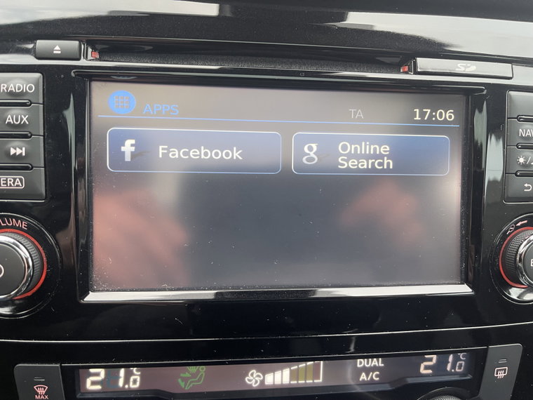 Vehicle Image 25