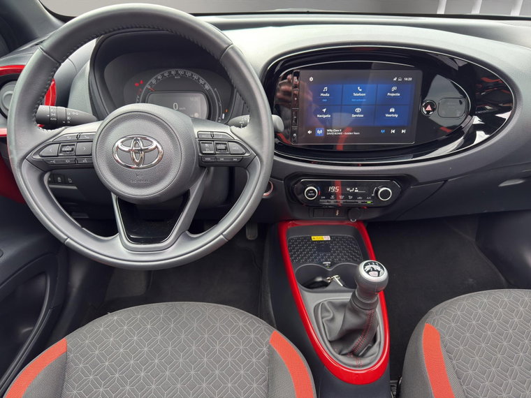 Vehicle Image 12