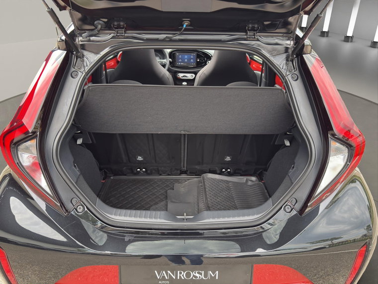 Vehicle Image 19