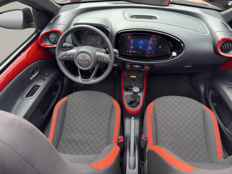 Vehicle Image 22