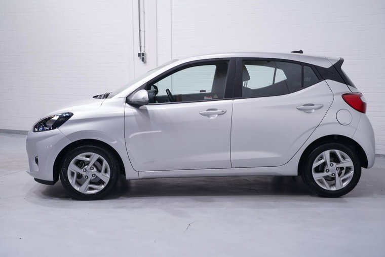 Vehicle Image 4
