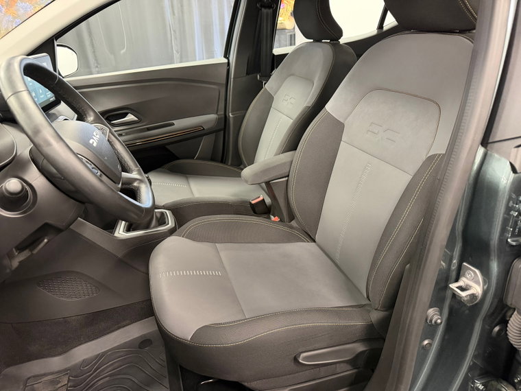 Vehicle Image 38