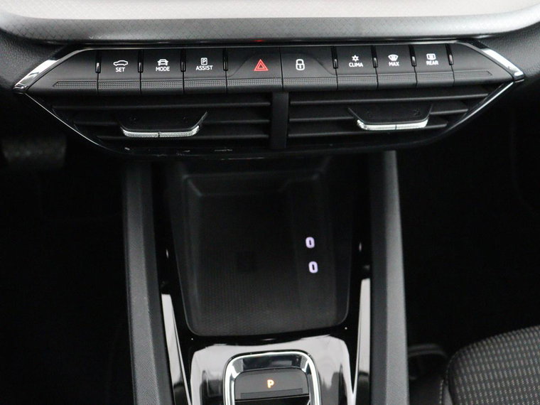 Vehicle Image 26