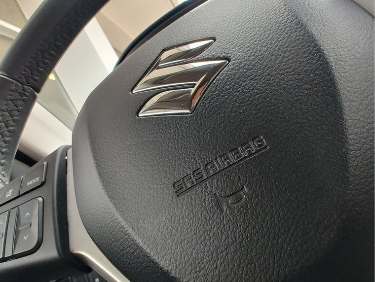 Vehicle Image 25